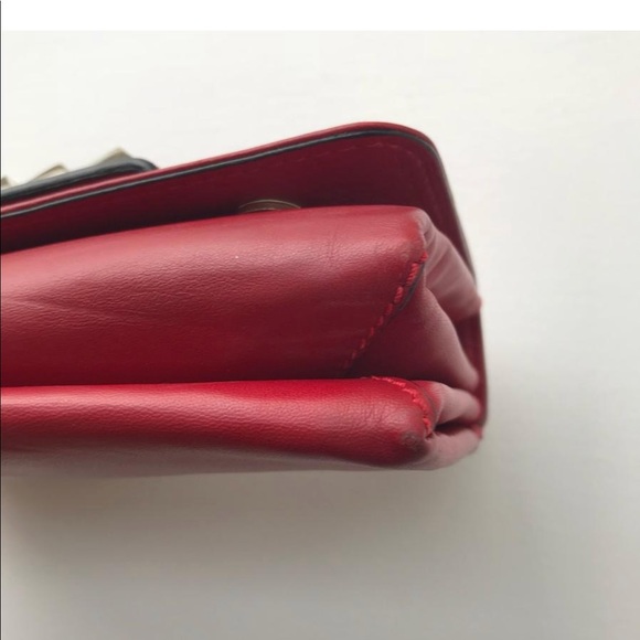 Classic Red Va-va-voom Valentino Clutch - Picture 4 of 7